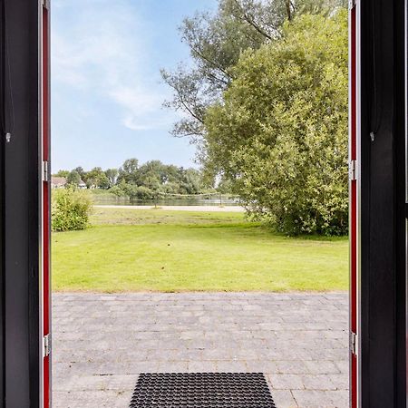 Vakantiehuis Aan Het Water -Incl Laadpaal- Ewijk Luaran gambar
