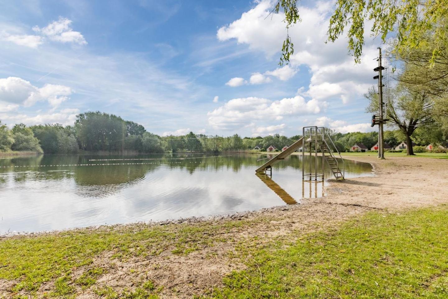 Vakantiehuis Aan Het Water -Incl Laadpaal- Ewijk Luaran gambar