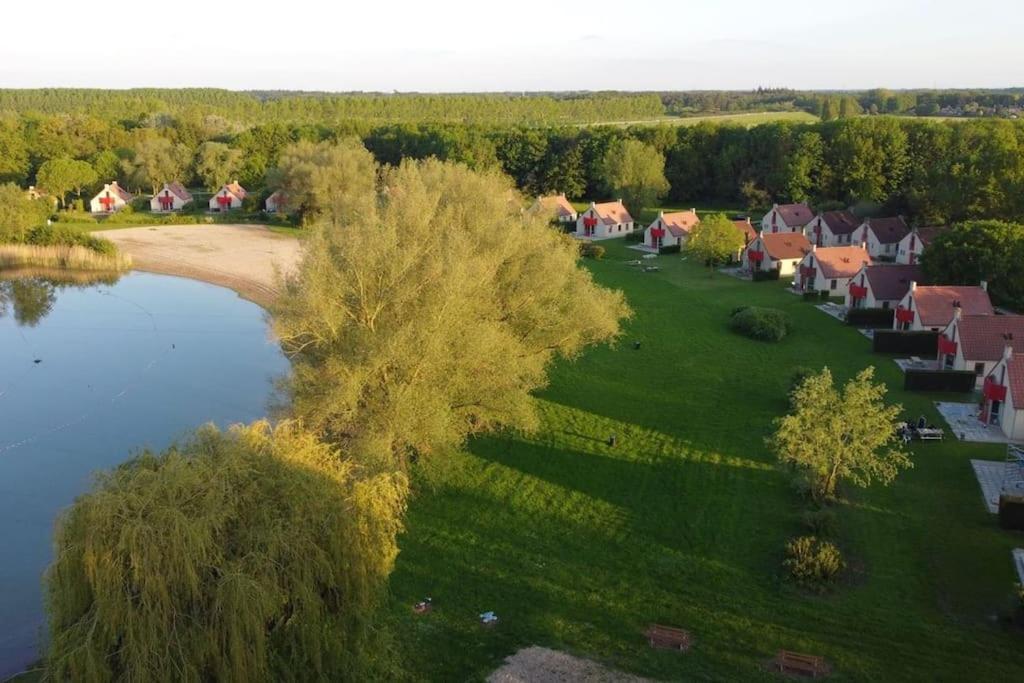 Vakantiehuis Aan Het Water -Incl Laadpaal- Ewijk Luaran gambar