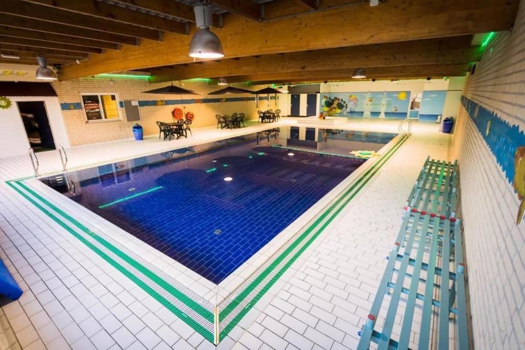 Vakantiehuis Aan Het Water -Incl Laadpaal- Ewijk Luaran gambar