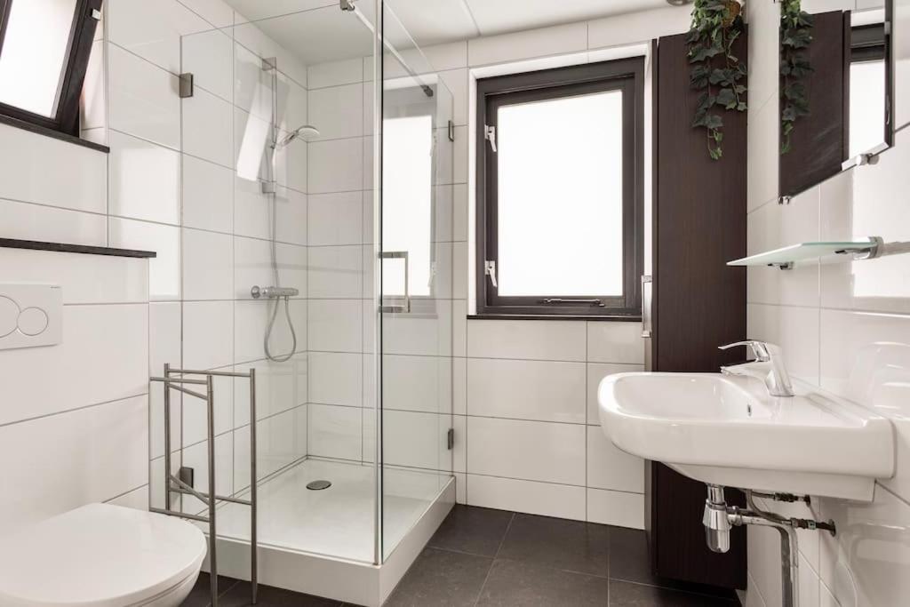 Vakantiehuis Aan Het Water -Incl Laadpaal- Ewijk Luaran gambar