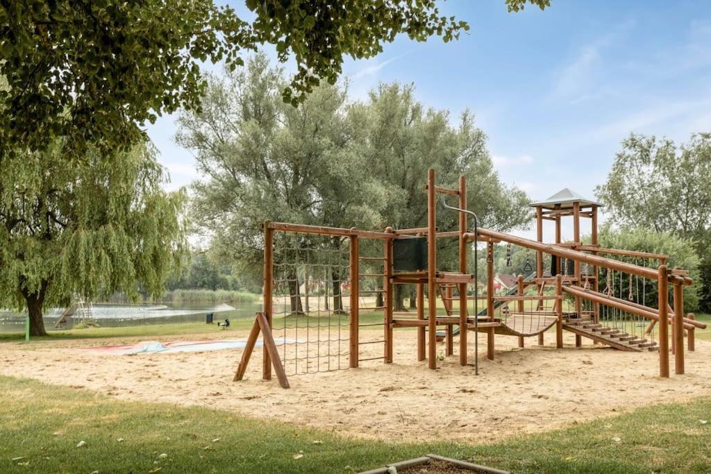 Vakantiehuis Aan Het Water -Incl Laadpaal- Ewijk Luaran gambar