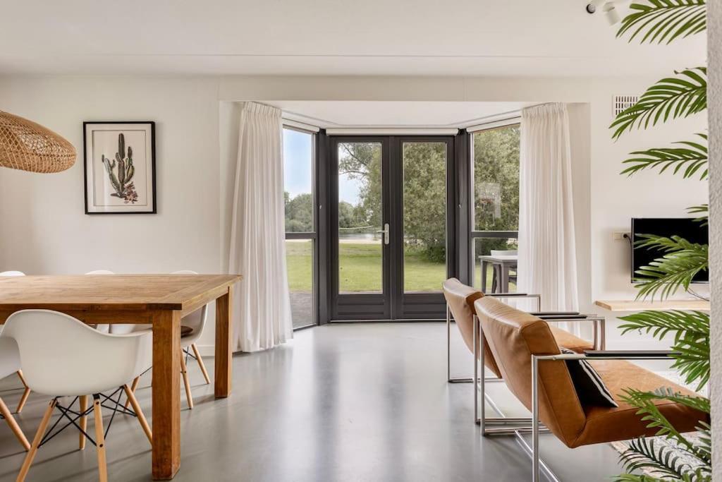 Vakantiehuis Aan Het Water -Incl Laadpaal- Ewijk Luaran gambar